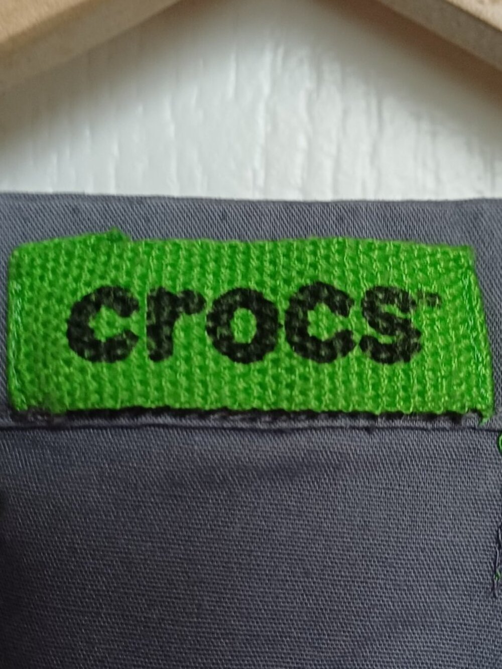 Croc Grey Scrub Top - Picture 5 of 7